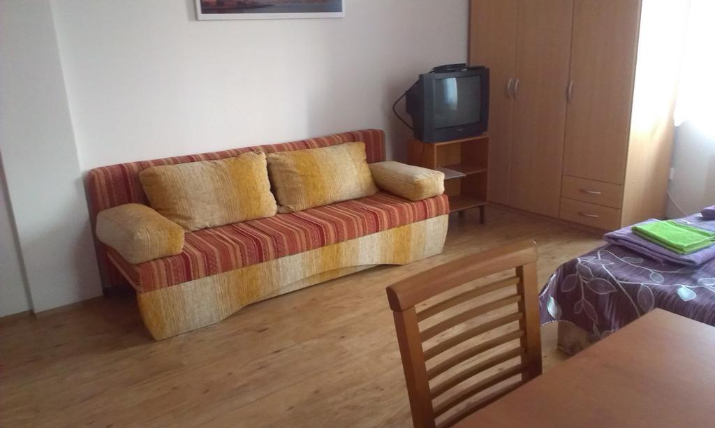 博士膳食公寓酒店 Dvůr Králové nad Labem 客房 照片