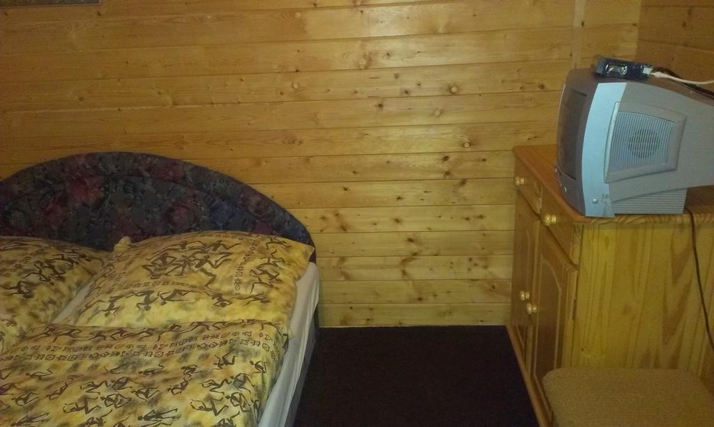 博士膳食公寓酒店 Dvůr Králové nad Labem 客房 照片